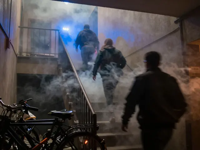 Brandschutz in Mehrfamilienhäusern: Pflichten, Wartung und Versicherung